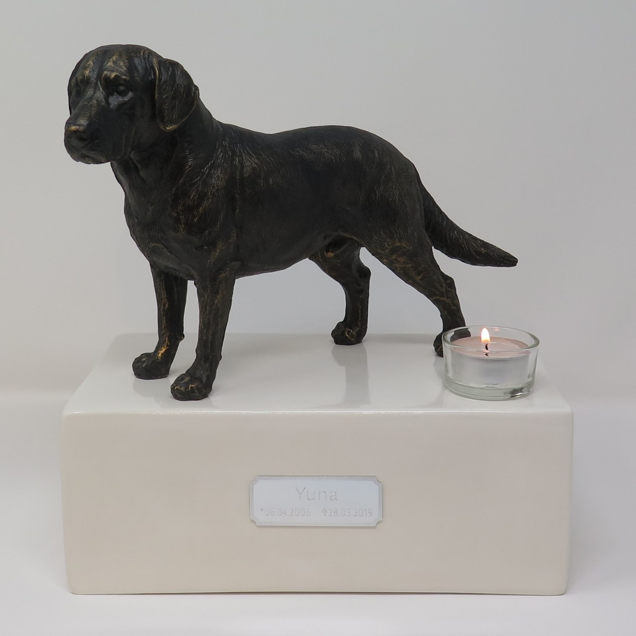 Labrador Urne mit Teelicht, stehend