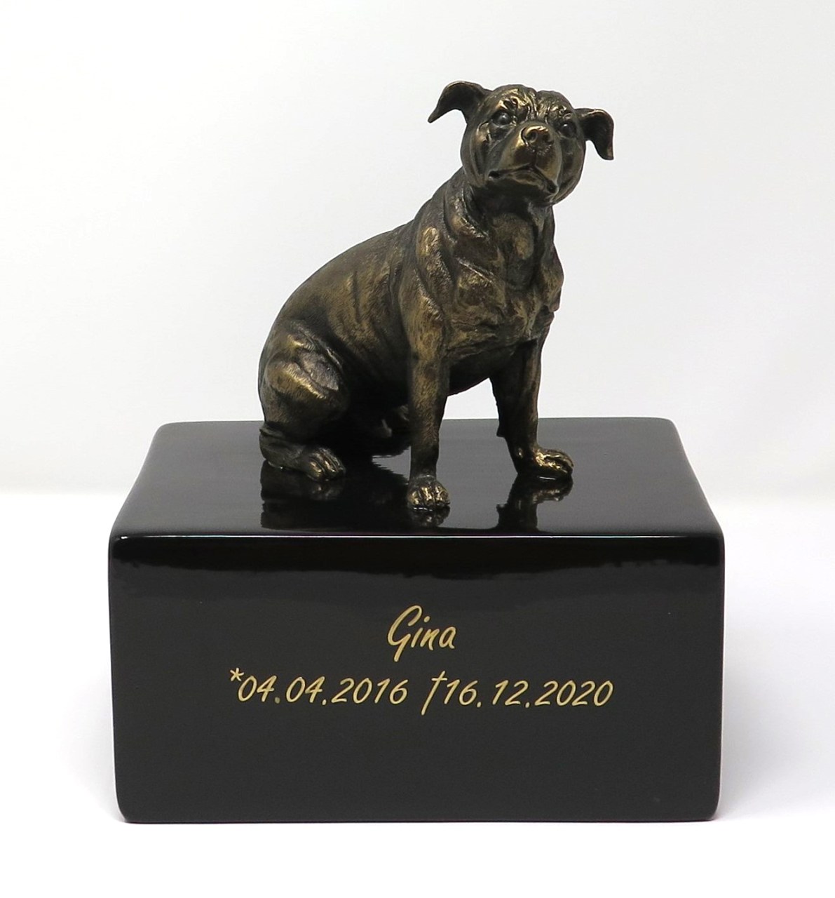 Staffordshire Bullterrier Urne Designurne